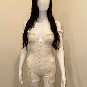 Yuhan Wang Sultry Cream Lace Bodysuit